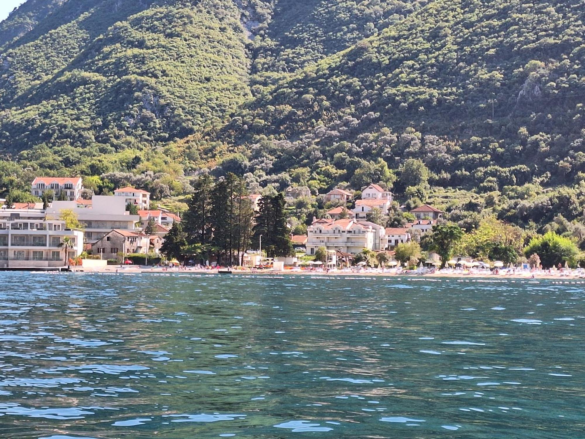 Beachfront House Jovan Kotor Exteriör bild